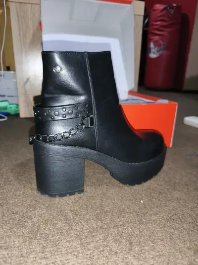 Botines Weide negros con taco grueso - miniatura 3