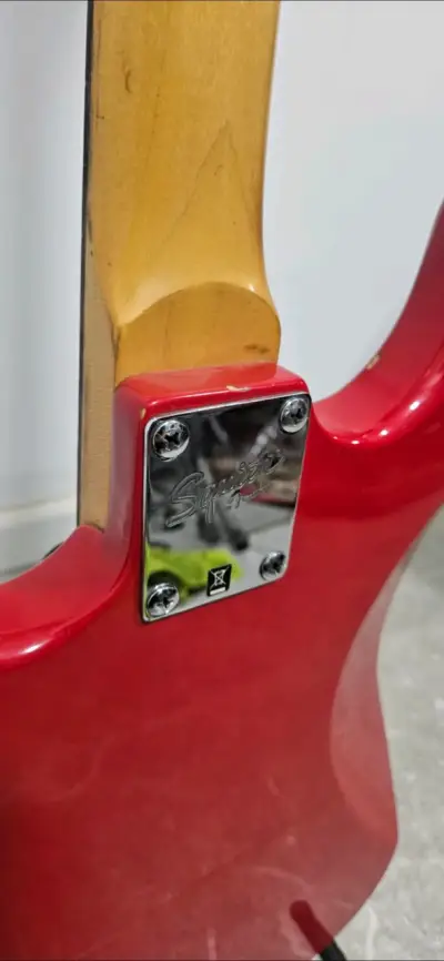 Guitarra eléctrica Squier Bullet - miniatura 4