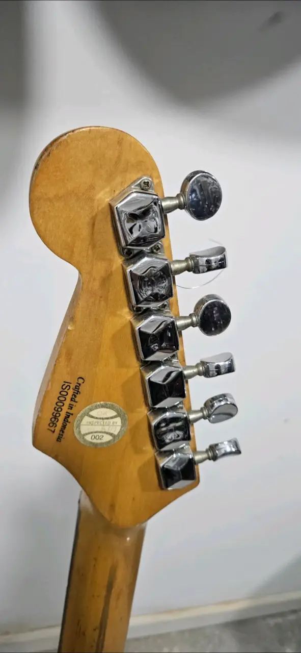 Guitarra eléctrica Squier Bullet - 5