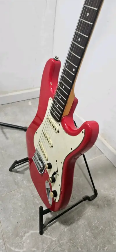 Guitarra eléctrica Squier Bullet - miniatura 6