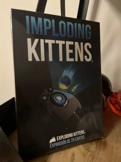 Expansión Imploding Kittens - miniatura 1