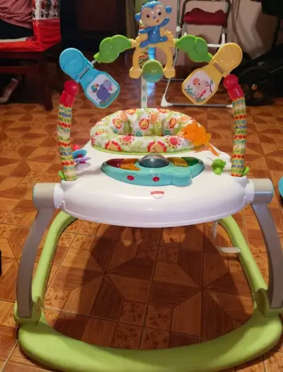 Andador de bebé con juegos - miniatura 1