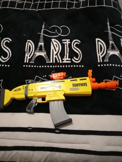 Lanzador Nerf Fortnite amarillo - miniatura 1
