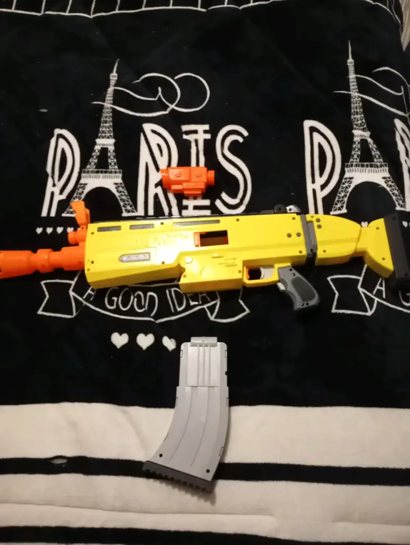 Lanzador Nerf Fortnite amarillo - 3