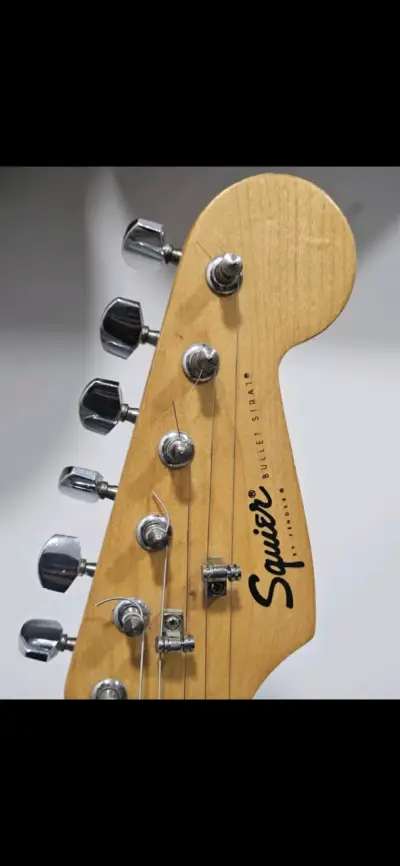 Guitarra eléctrica Squier BulletStrat - miniatura 2