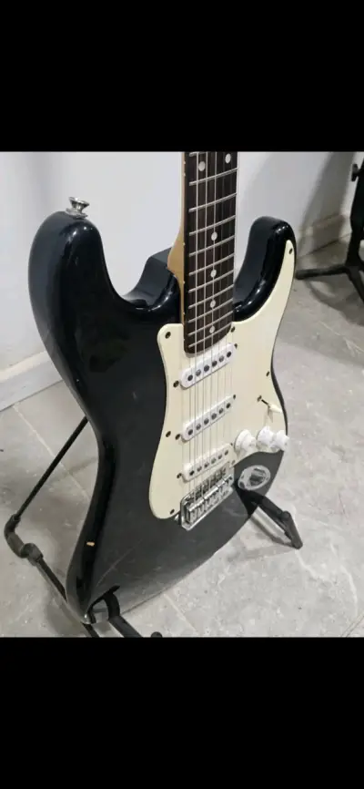 Guitarra eléctrica Squier BulletStrat - miniatura 5