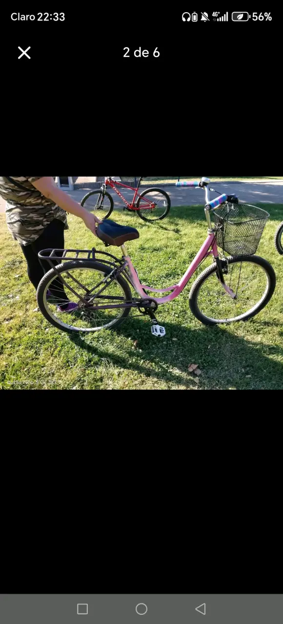 Bicicleta urbana rosa con canasto - 2