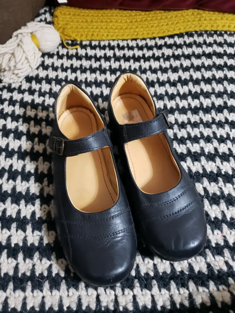 Zapatos negros con correa - 3
