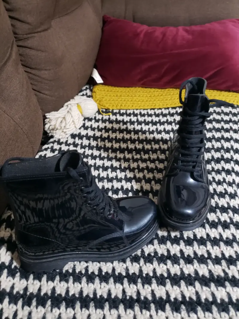Botas negras de charol - 3