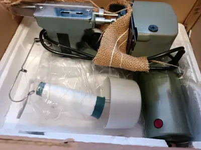 Máquina de coser portátil industrial - miniatura 1