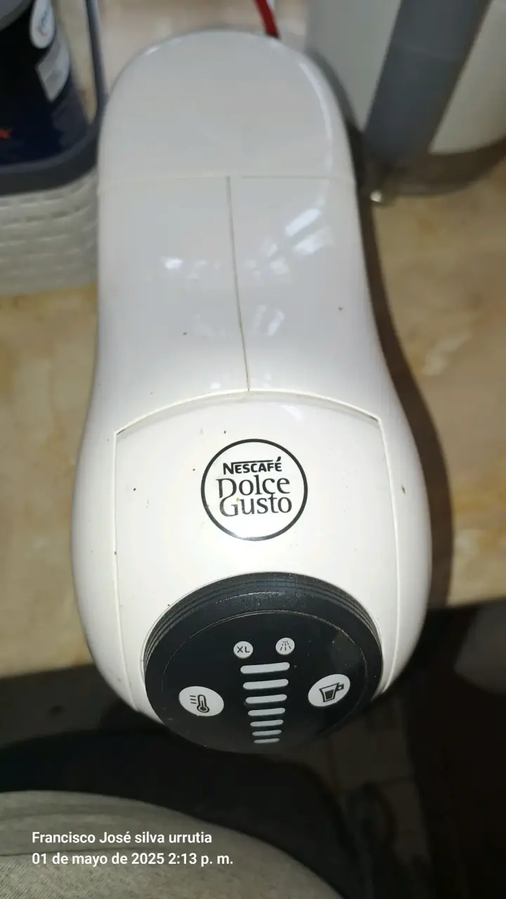 Cafetera Nescafé Dolce Gusto blanca - 2