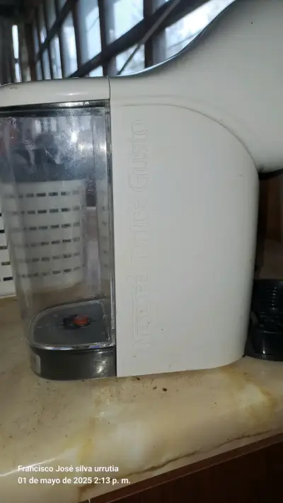 Cafetera Nescafé Dolce Gusto blanca - miniatura 3