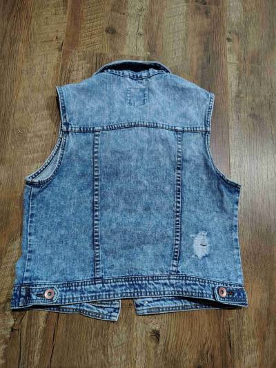 Chaqueta de mezclilla sin mangas - miniatura 2