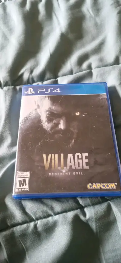 Juego PS4 Resident Evil Village - miniatura 1
