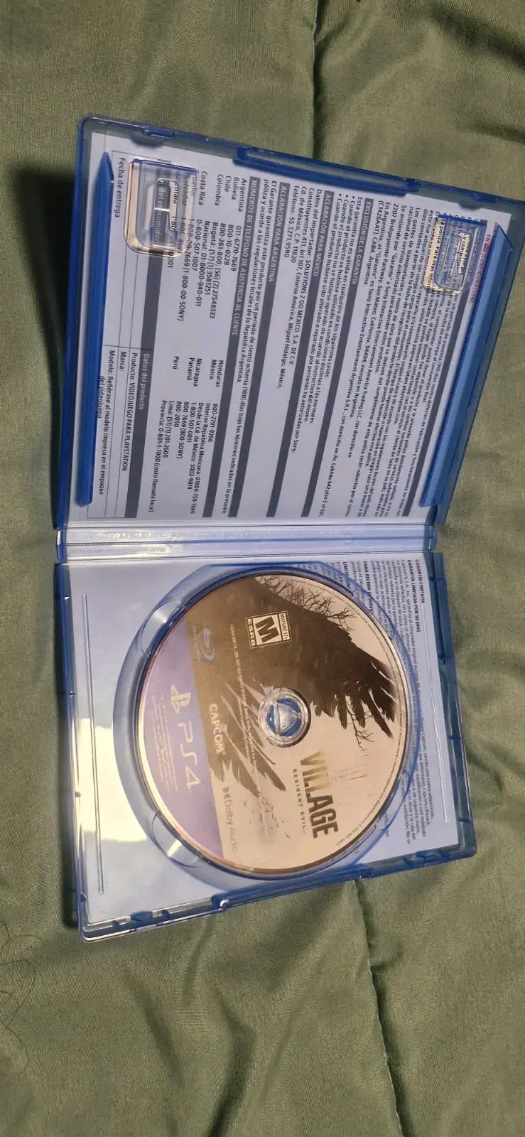 Juego PS4 Resident Evil Village - 2