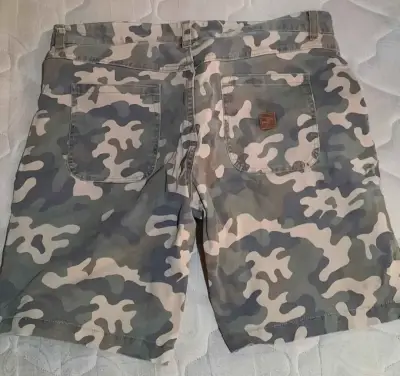 Shorts camuflados para hombre - miniatura 2