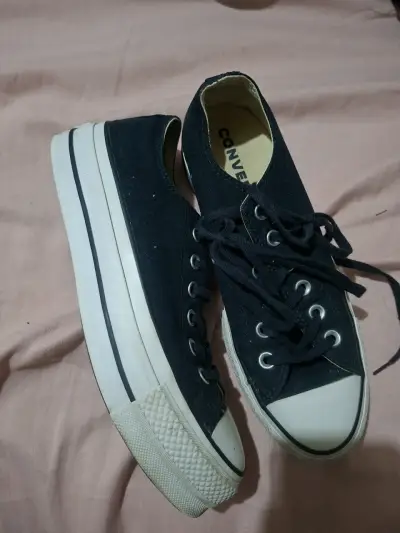 Zapatillas negras deportivas con plataforma - miniatura 1