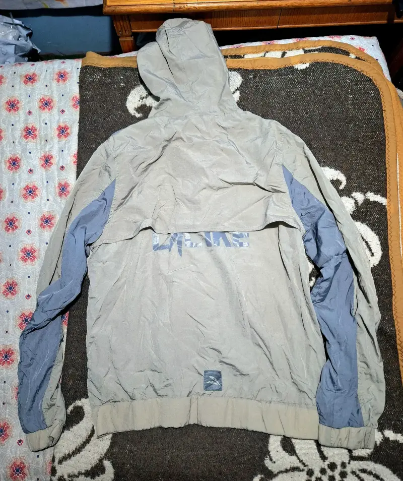 Cortaviento gris y azul marca cacike - 2