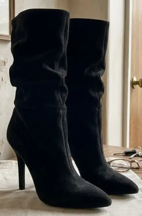 Botas negras de gamuza Zara