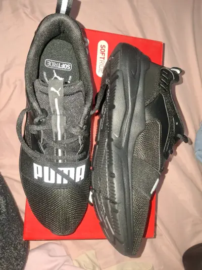 Zapatillas negras Puma nuevas - miniatura 2