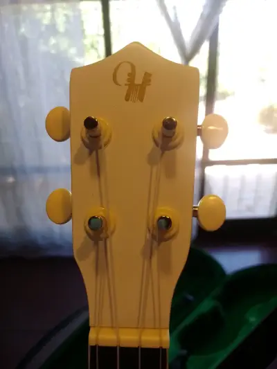 Ukulele soprano blanco nuevo - miniatura 4