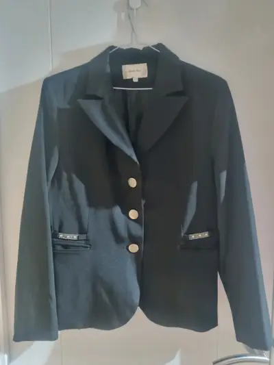 Blazer negro con botones dorados - miniatura 1