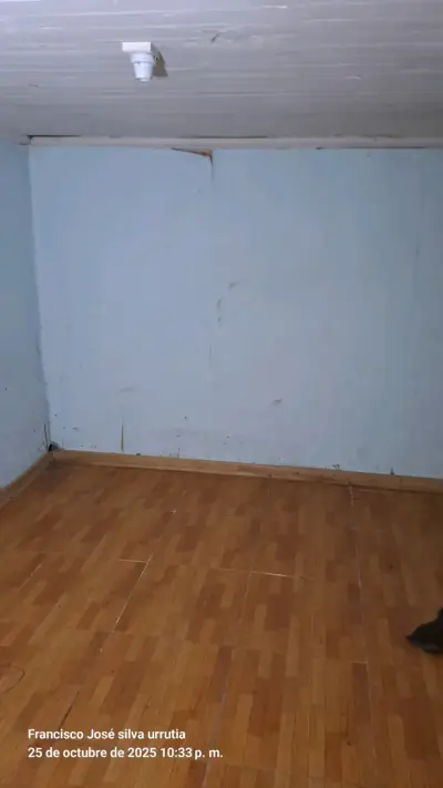 Arriendo piezas con baño y living comedor - miniatura 5