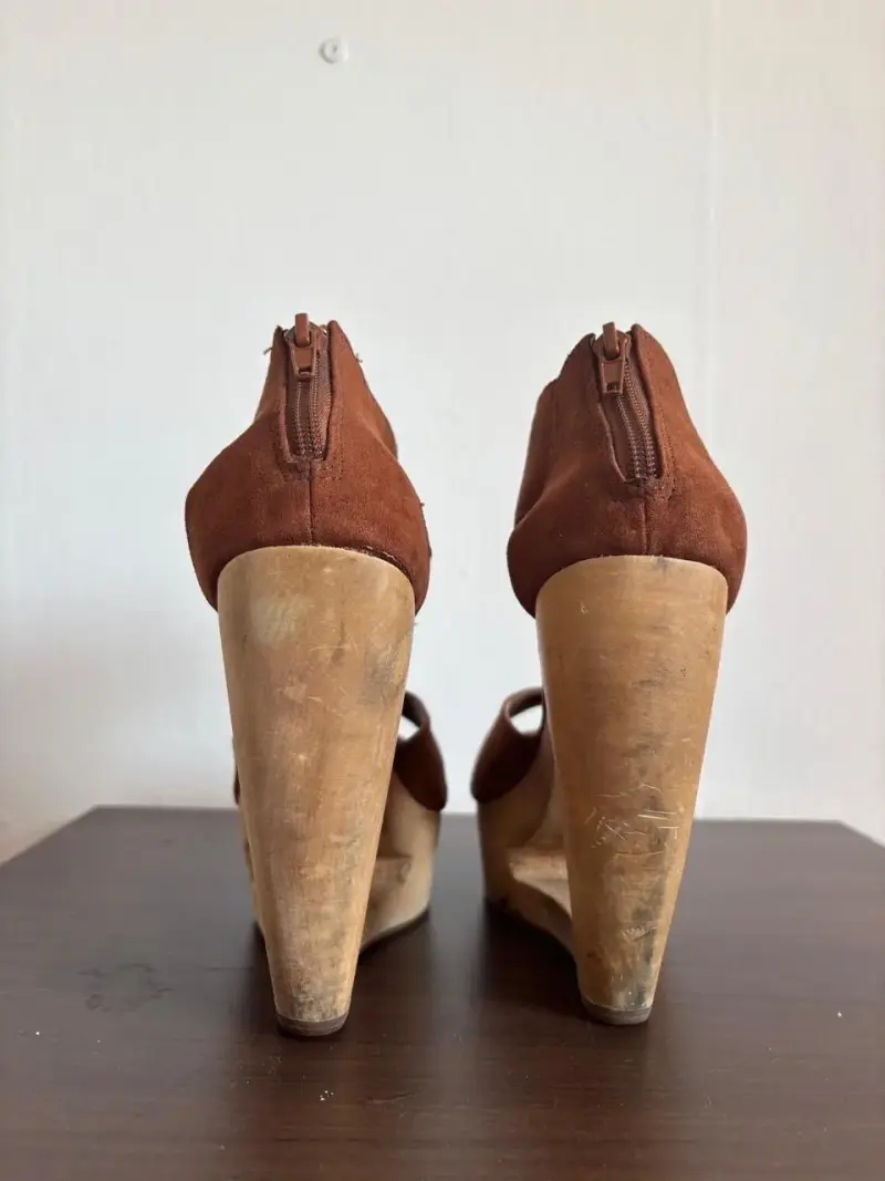 Sandalias taco alto color marrón - 4