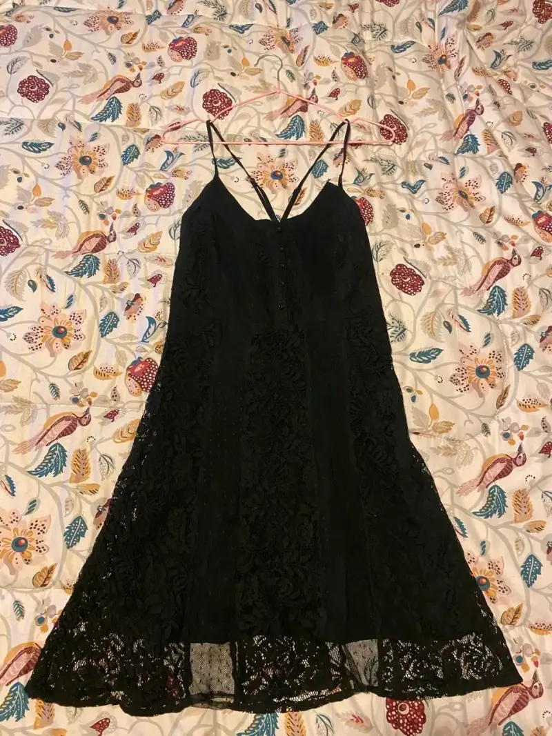 Vestido negro encaje ligero - 1