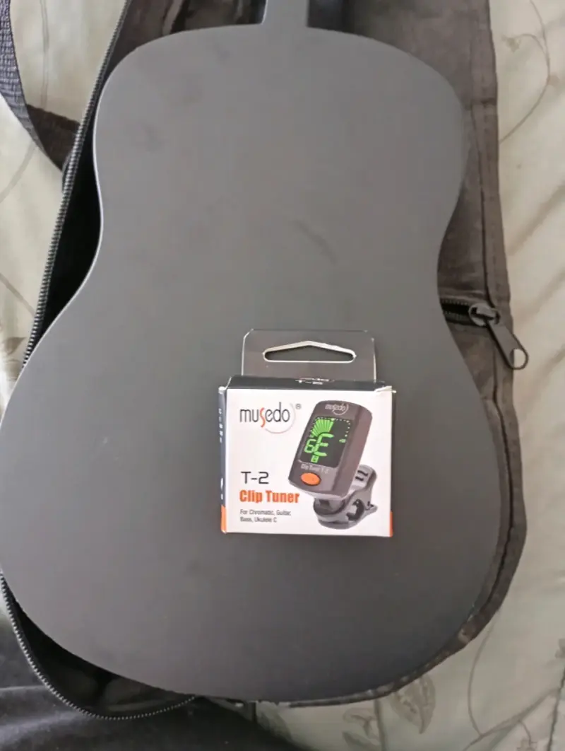 Ukulele decorado con funda - 5