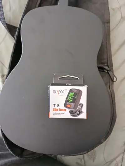 Ukulele decorado con funda - miniatura 5