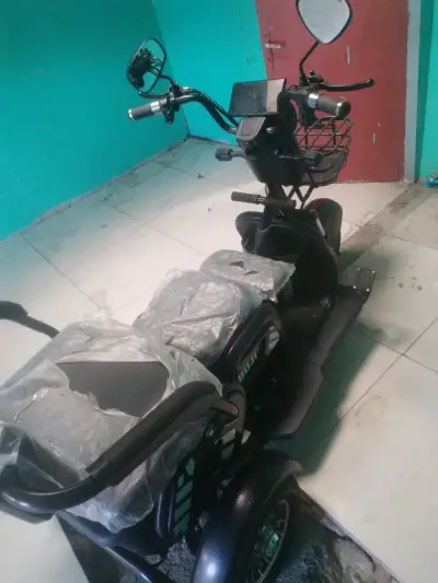 Scooter eléctrico para adultos - miniatura 4