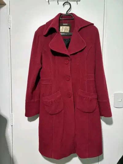 Abrigo rojo elegante marca tatienne talla S - miniatura 1