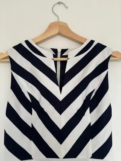 Vestido a rayas blanco y negro - miniatura 2