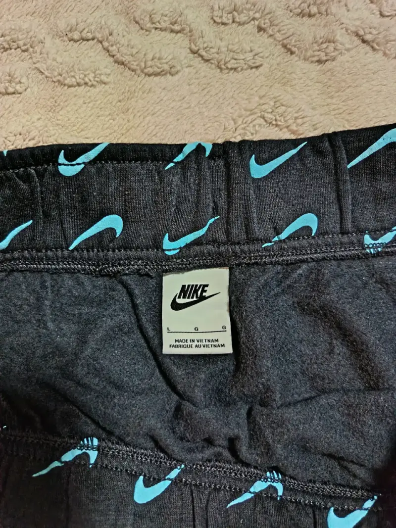 Short Nike estampado azul y negro - 1