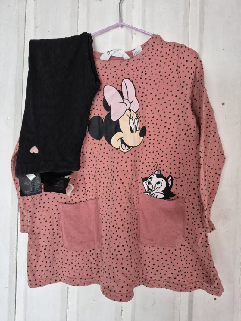 Vestido Minnie rosa con leggings