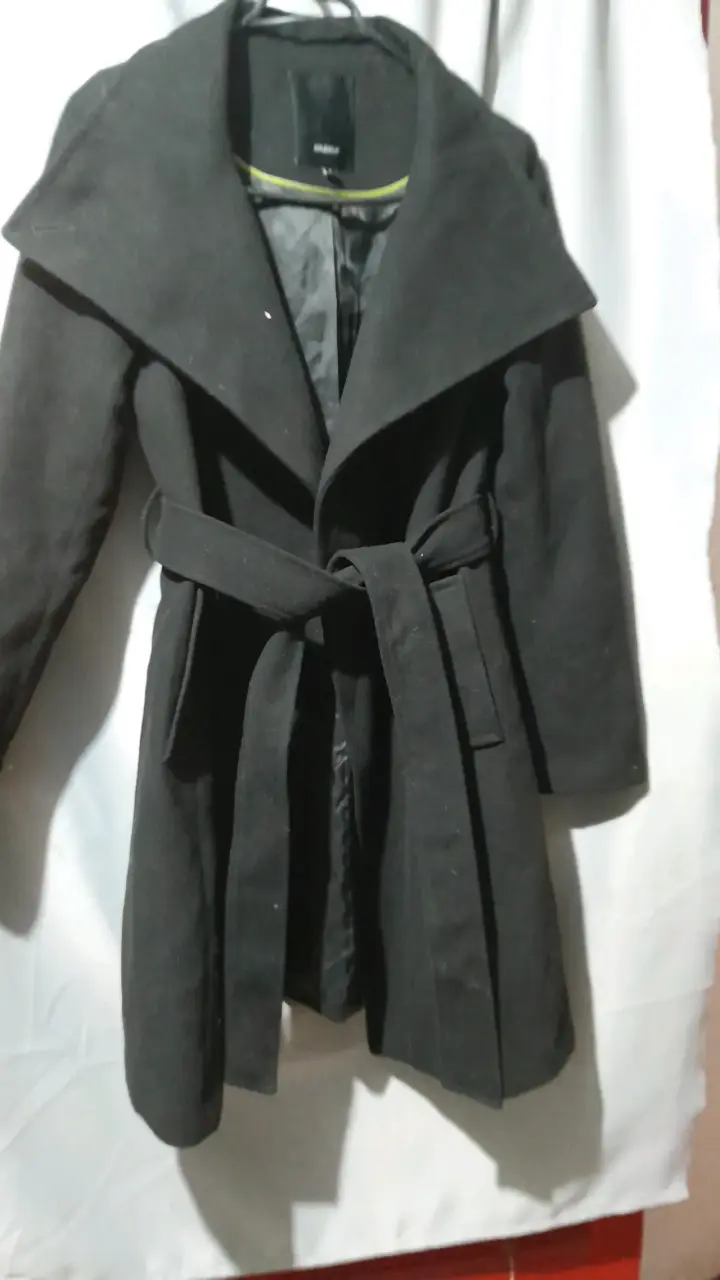 Zapatos de tacón con detalles dorados - 10