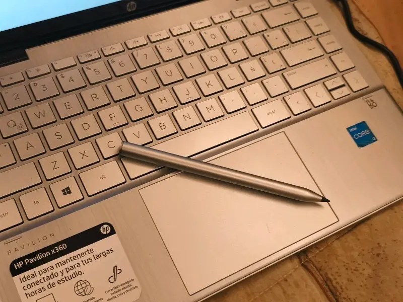 Notebook HP plateado - 4