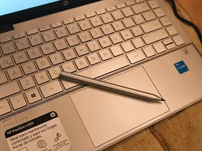 Notebook HP plateado - miniatura 4