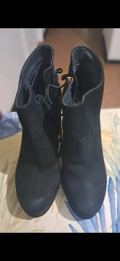 Botines negros con tacón - miniatura 5