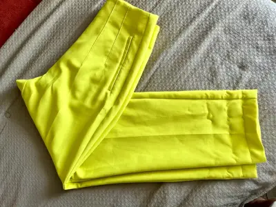 Pantalón Zara amarillo neón elegante - miniatura 1