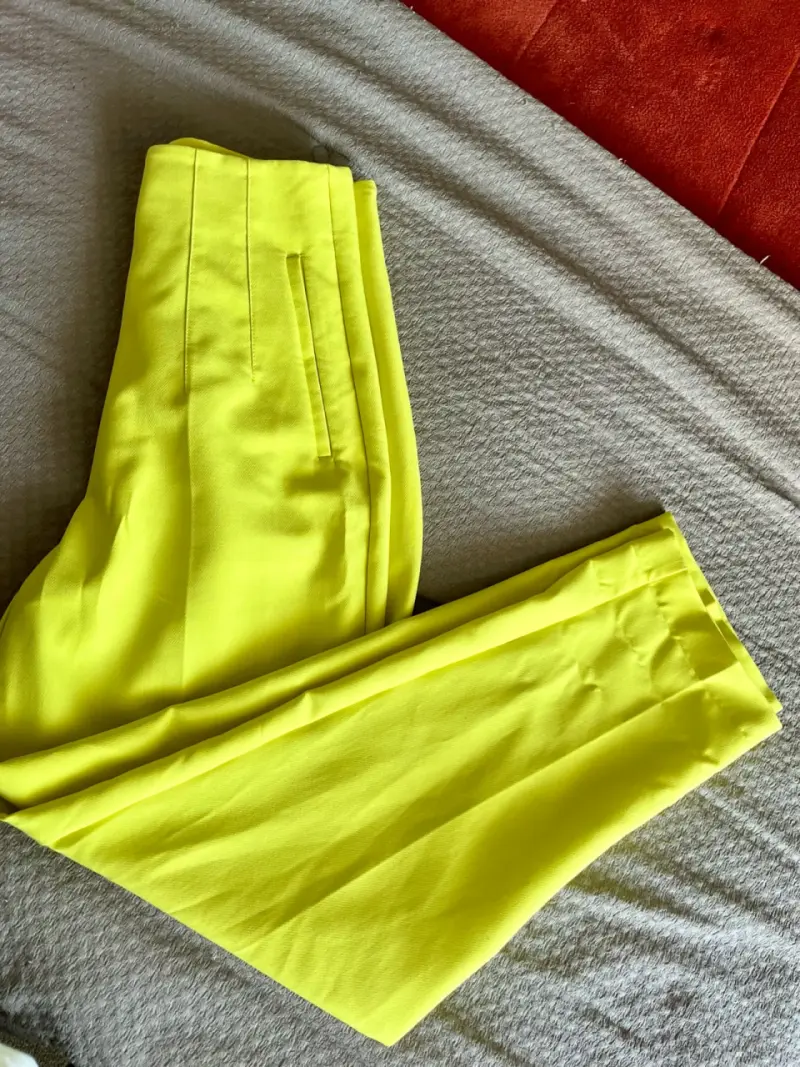 Pantalón amarillo neón elegante - 2