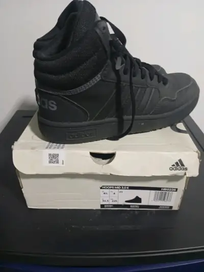 Zapatillas negras Adidas - miniatura 3