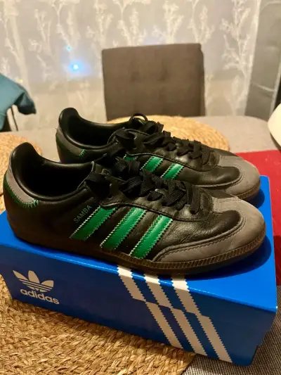 Zapatillas Adidas Samba negras y verdes - miniatura 1