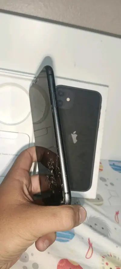 iPhone con caja y pegatinas - miniatura 3