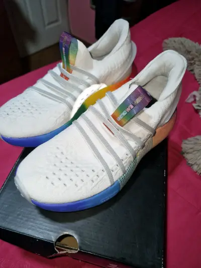 Zapatillas deportivas blancas arcoíris - miniatura 1