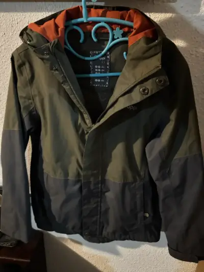 Chaqueta impermeable verde y negra Lippi. - miniatura 1