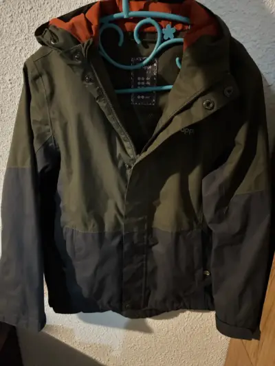 Chaqueta impermeable verde y negra Lippi. - miniatura 2
