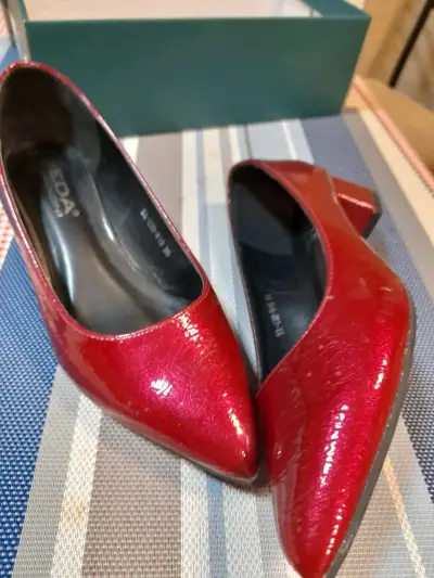 Zapatos de charol rojo mujer - miniatura 3