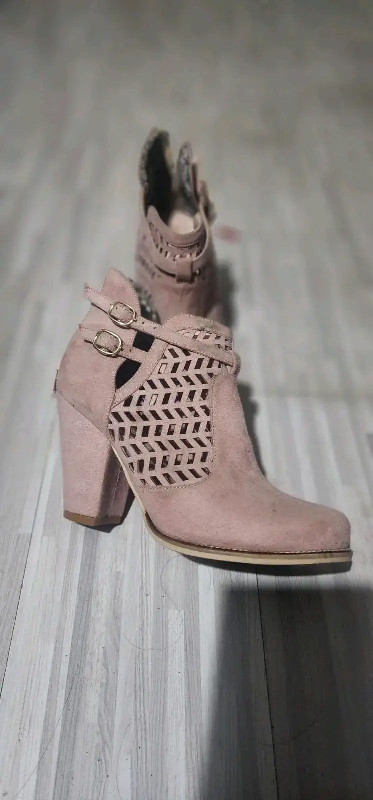 Botines de tacón rosados - 2